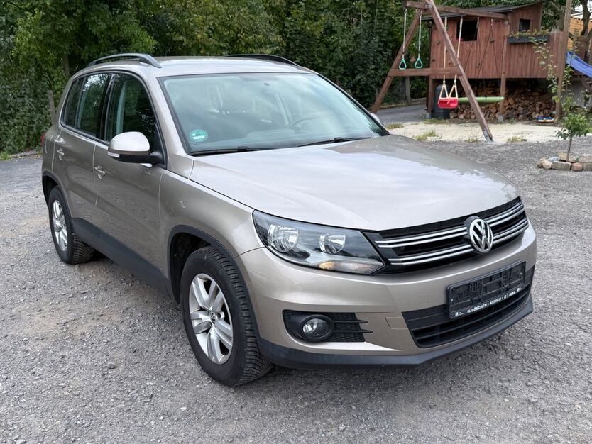 VW Tiguan 196.579 km 8.200 € Herford 32049