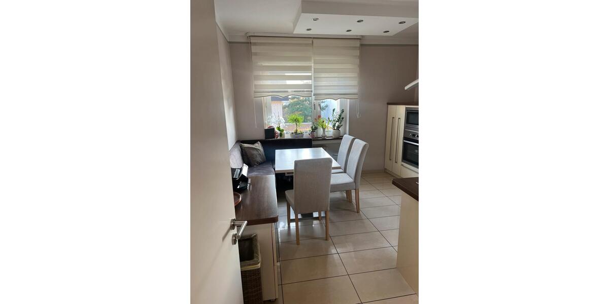 Etagenwohnung Bielefeld Brackwede - 4 Zimmer, 100 m&sup2;, 1.300&euro; | Angebot:25793323