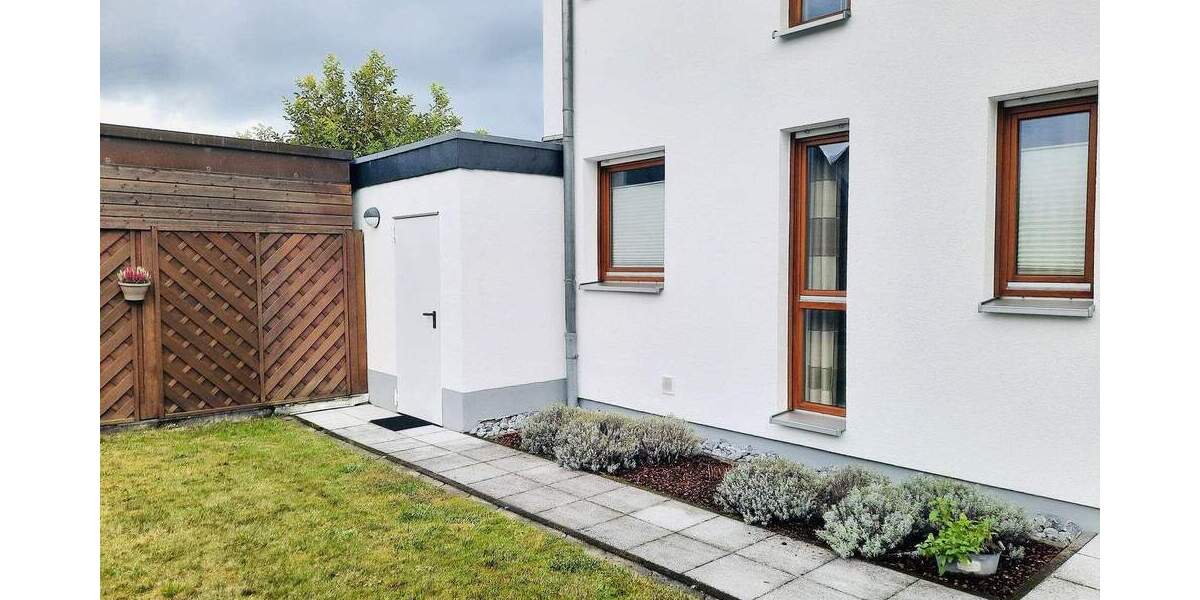 Wohnen wie im Haus: eine 3- Zimmer Wohnung mit eigenem Garten! 3 zimmer