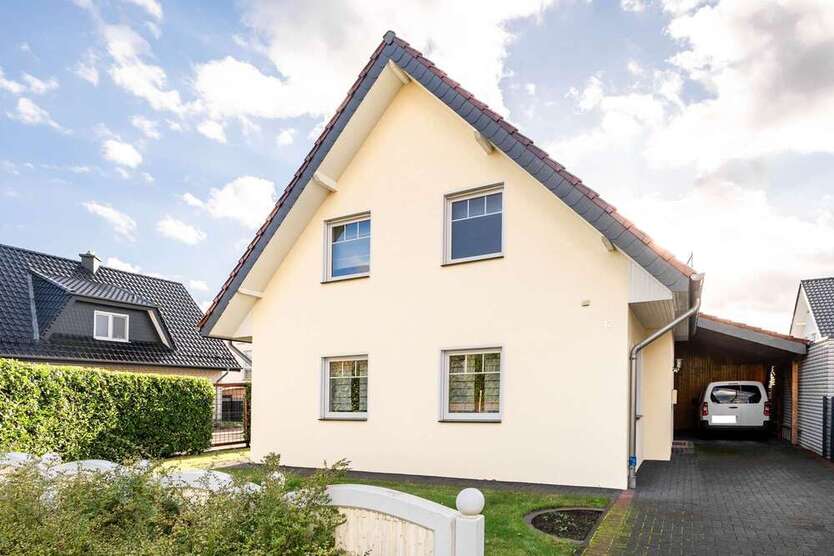 Haus zum Kaufen in Schloß Holte-Stukenbrock 434.900 € 117.73 m² 4.5 zimmer