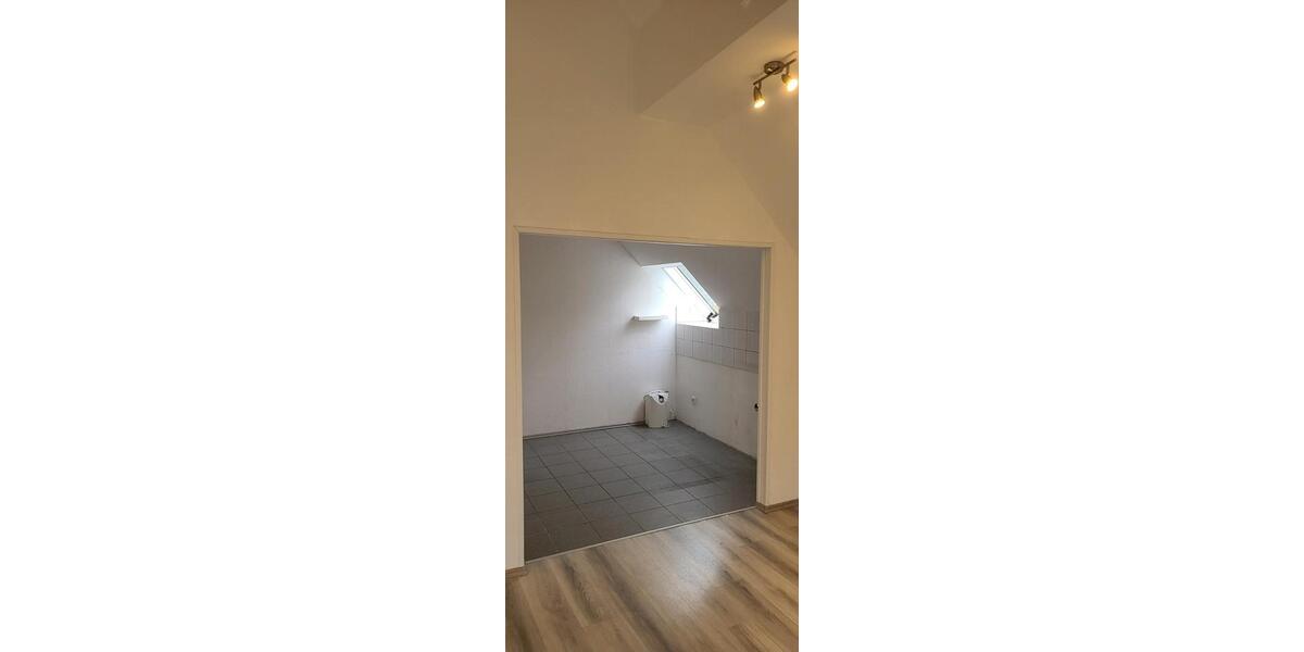 Dachgeschoßwohnung Bielefeld Brackwede - 3.5 Zimmer, 90 m&sup2;, 830&euro; | Angebot:26214401
