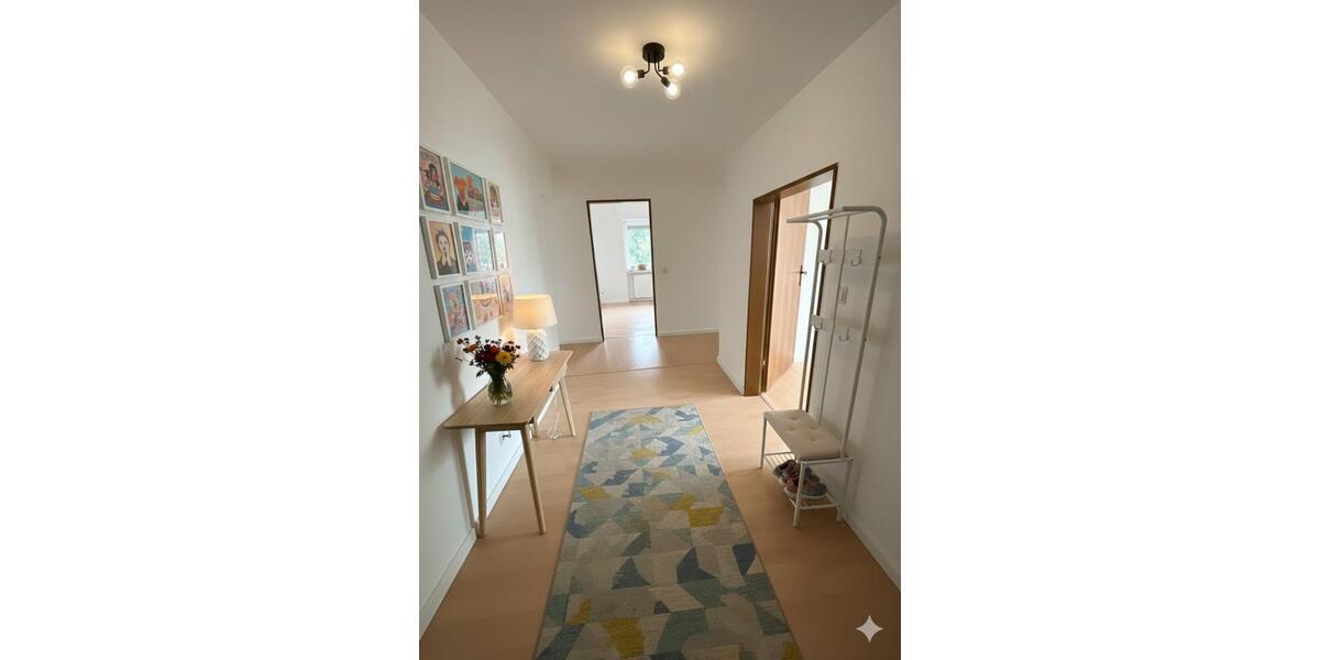 5-Zimmer-Dachgeschosswohnung mit Balkon in Spork-Eichholz 5 zimmer