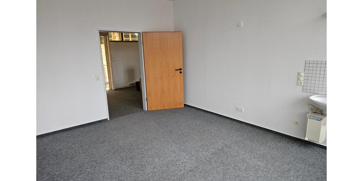 GILDE-Zentrum Detmold: 60 m² Büro mit 3 Räumen – ideal für Ihre Praxis!? zimmer