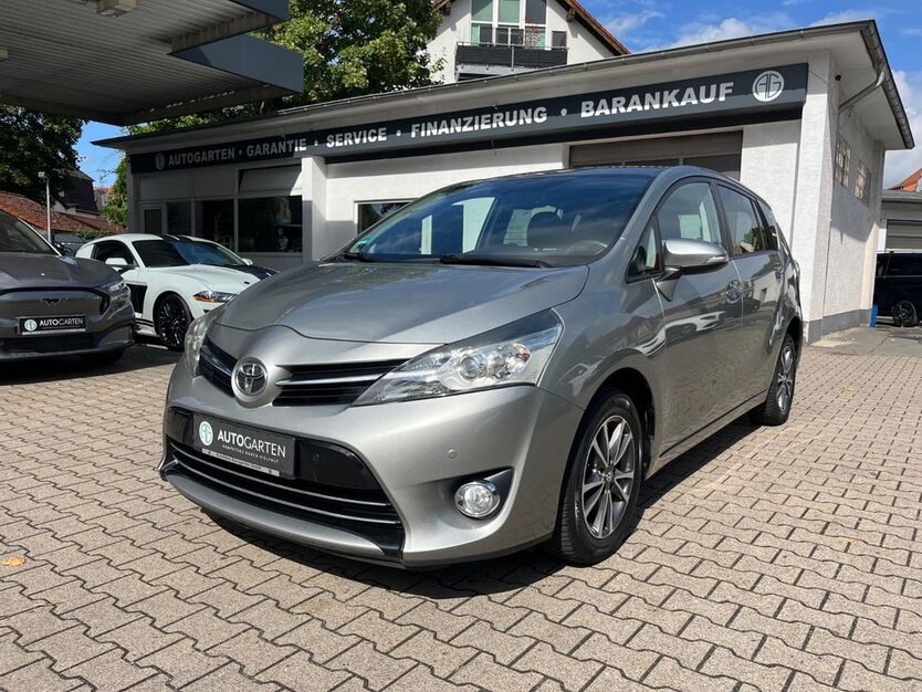 Toyota Verso 129.000 km 13.950 € Paderborn 33098