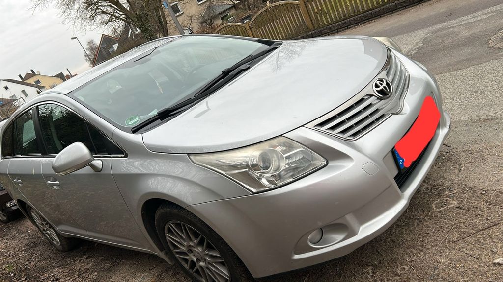 Toyota Avensis 289.400 km 2.450 &euro; Detmold 32758