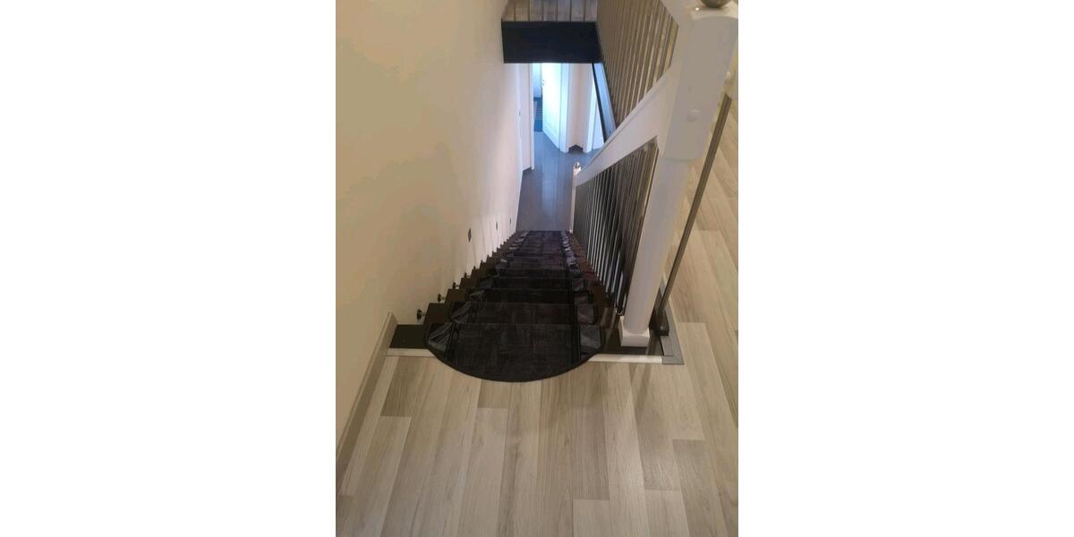 Einfamilienhaus Lage - 7 Zimmer, 150 m&sup2;, 550.000&euro; | Angebot:27287422
