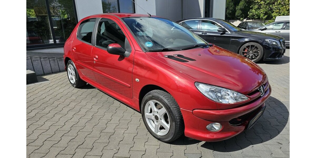 Peugeot 206 XT KLIMA AUS 2.HAND 178.000 km 2.490 &euro; Löhne 32584