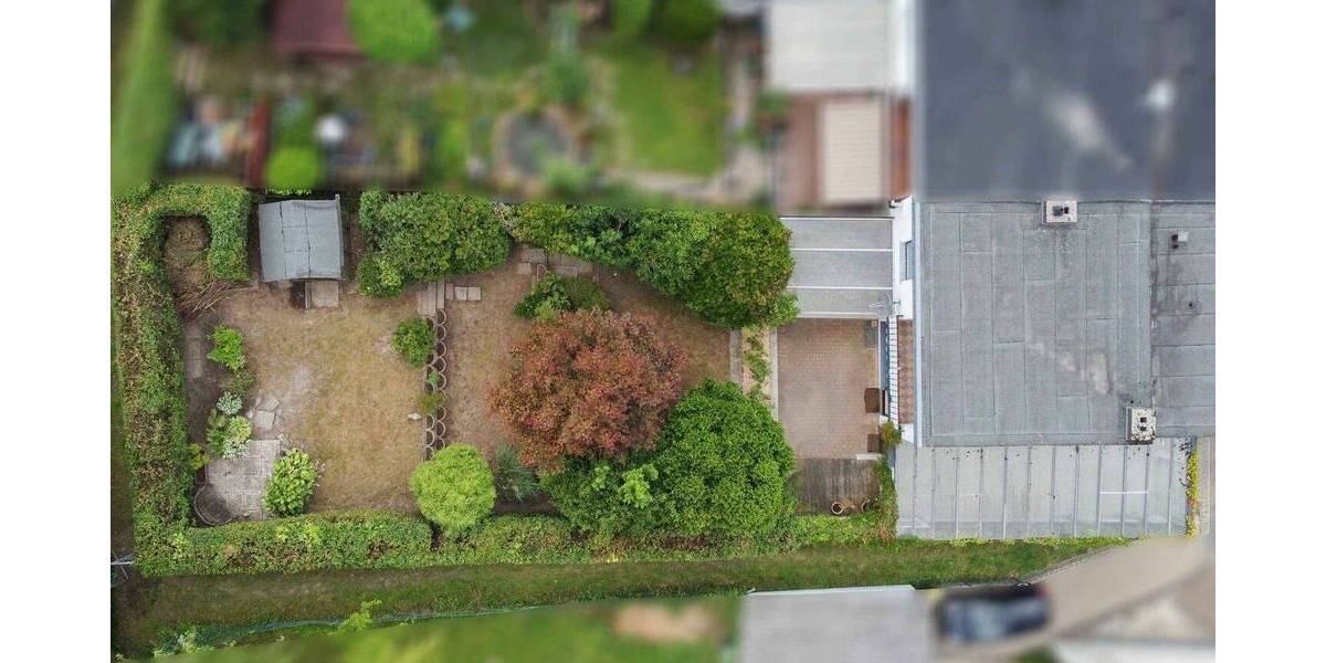 Preiswert & für die Familie: Reiheneckhaus mit Gartenoase & Garage oberhalb vom Ortskern 4 zimmer