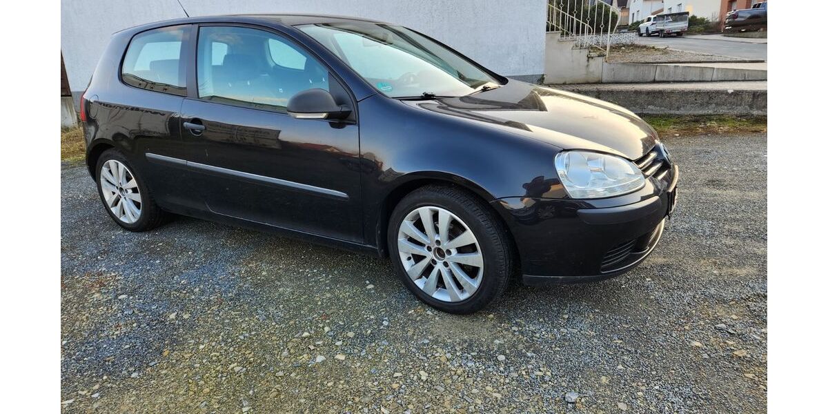 VW Golf 210.525 km 2.500 &euro; Löhne 32584