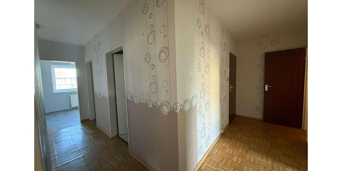 Etagenwohnung Lage - 3 Zimmer, 81 m&sup2;, 645&euro; | Angebot:26057728