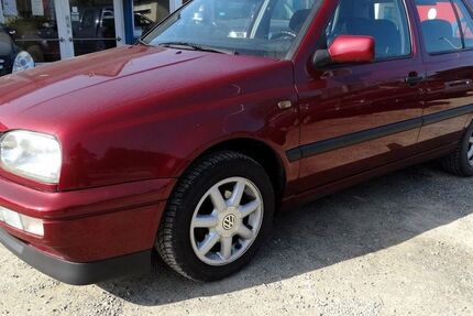 VW Golf 133.000 km 2.450 &euro; Vlotho 32602