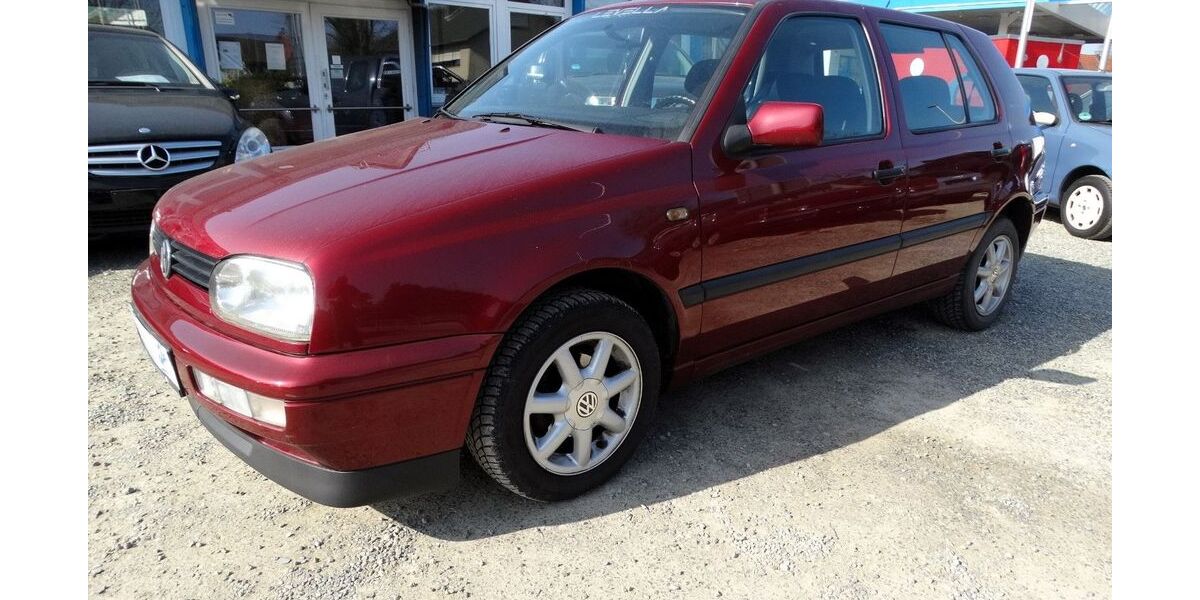 VW Golf 133.000 km 2.450 &euro; Vlotho 32602