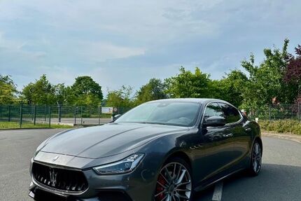 Maserati Ghibli 58.000 km 46.399 € Melle 49326