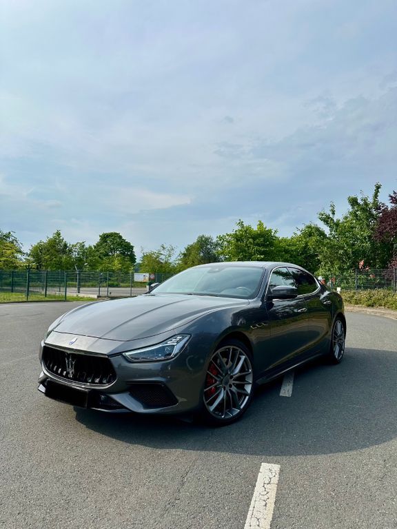 Maserati Ghibli 58.000 km 46.399 € Melle 49326