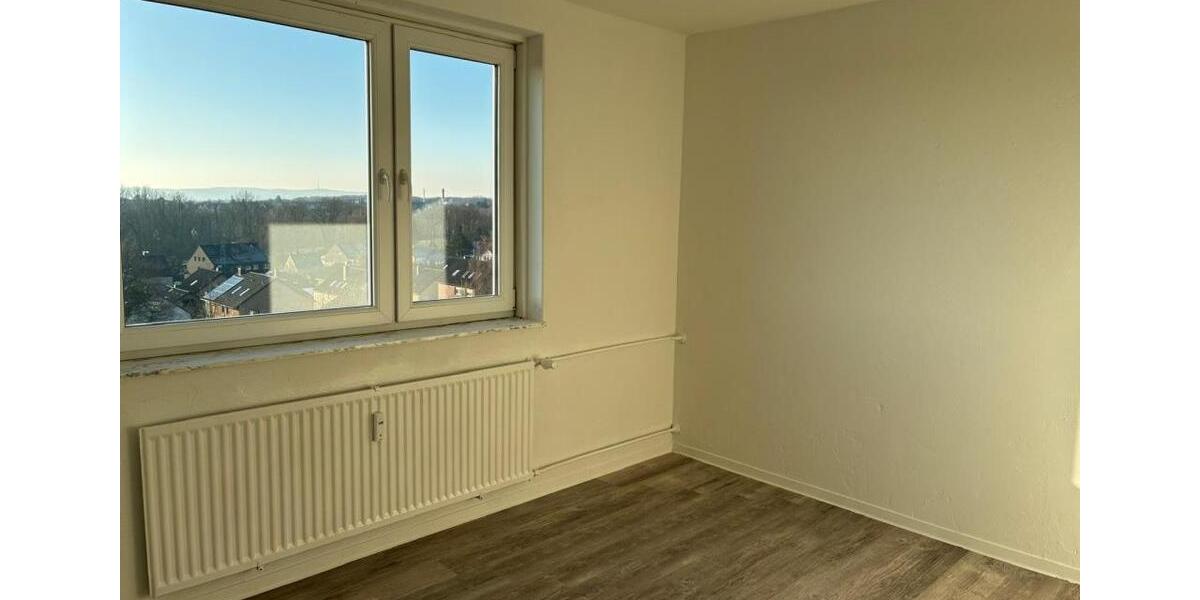 **Frisch RENOVIERTE helle Wohnung mit WUNDERBARER AUSSICHT** 3 zimmer