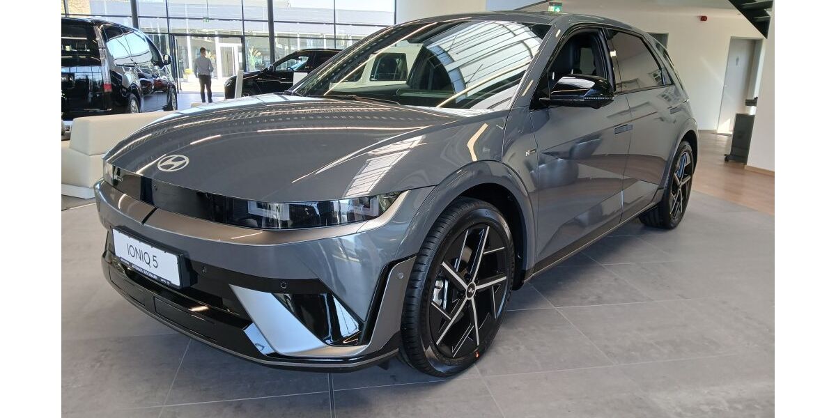Hyundai IONIQ 5 5.000 km 54.490 € Herford 32049