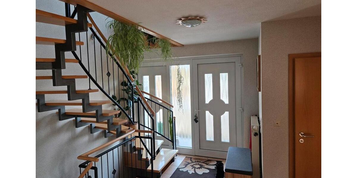 Einfamilienhaus Versmold - 7 Zimmer, 197 m&sup2;, 500.000&euro; | Angebot:25635840