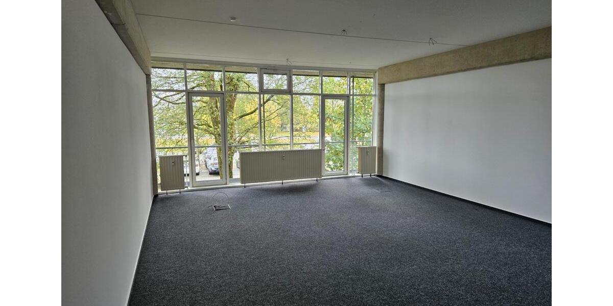 GILDE-Zentrum Detmold: Attraktives 47 m²-Büro mit Top-Lage nahe dem Haupteingang zimmer