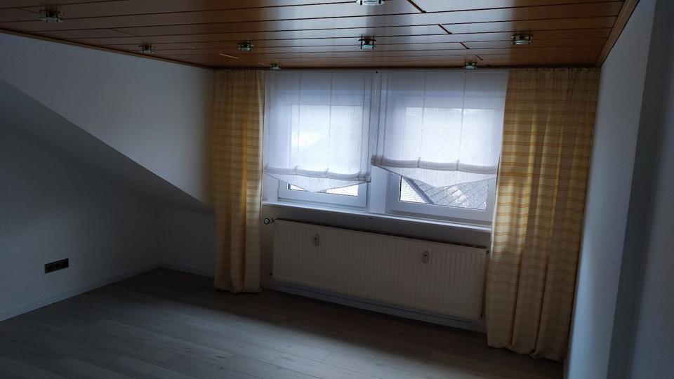 Dachgeschoßwohnung Schloß Holte-Stukenbrock Stukenbrock - 2 Zimmer, 69 m&sup2;, 485&euro; | Angebot:25637289