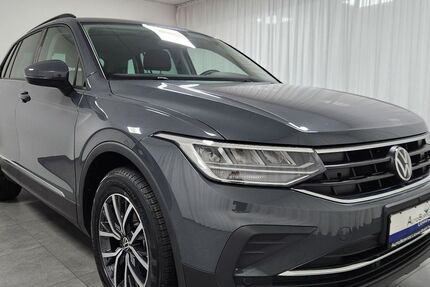 VW Tiguan 22.876 km 27.990 &euro; Schloß Holte-Stukenbrock 33758