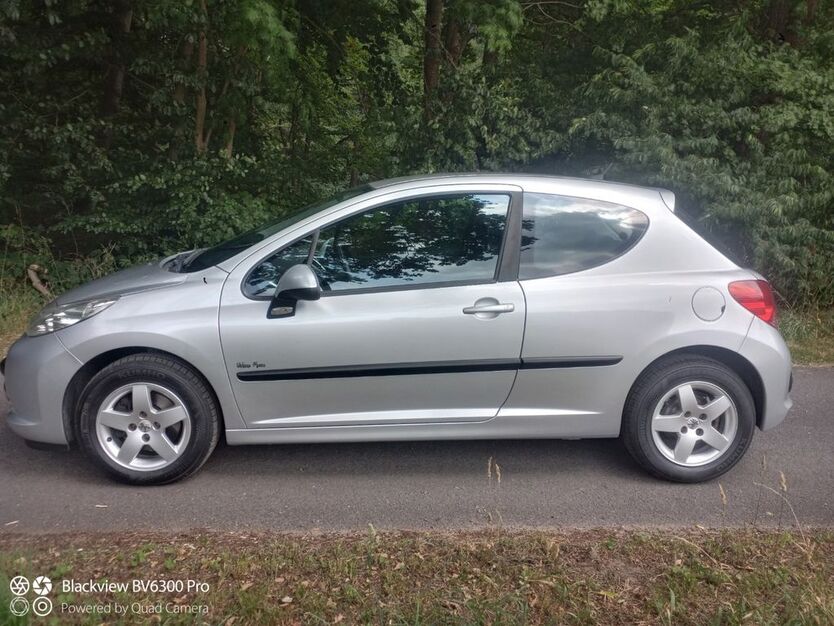 Peugeot 207 174.430 km 4.444 € PADERBORN 33102