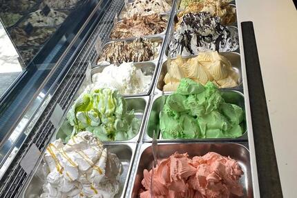 ### Traditionsreiche Eisdiele in attraktivem Innenstadtbereich ### zimmer