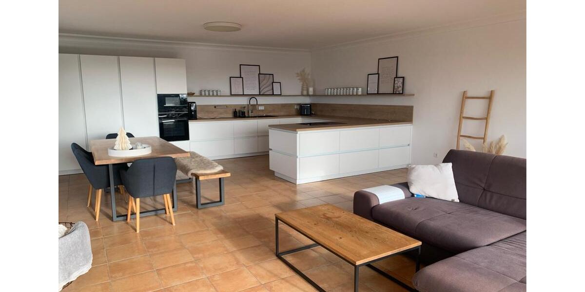 Erdgeschoßwohnung Halle - 3.5 Zimmer, 176 m&sup2;, 1.496&euro; | Angebot:25759255