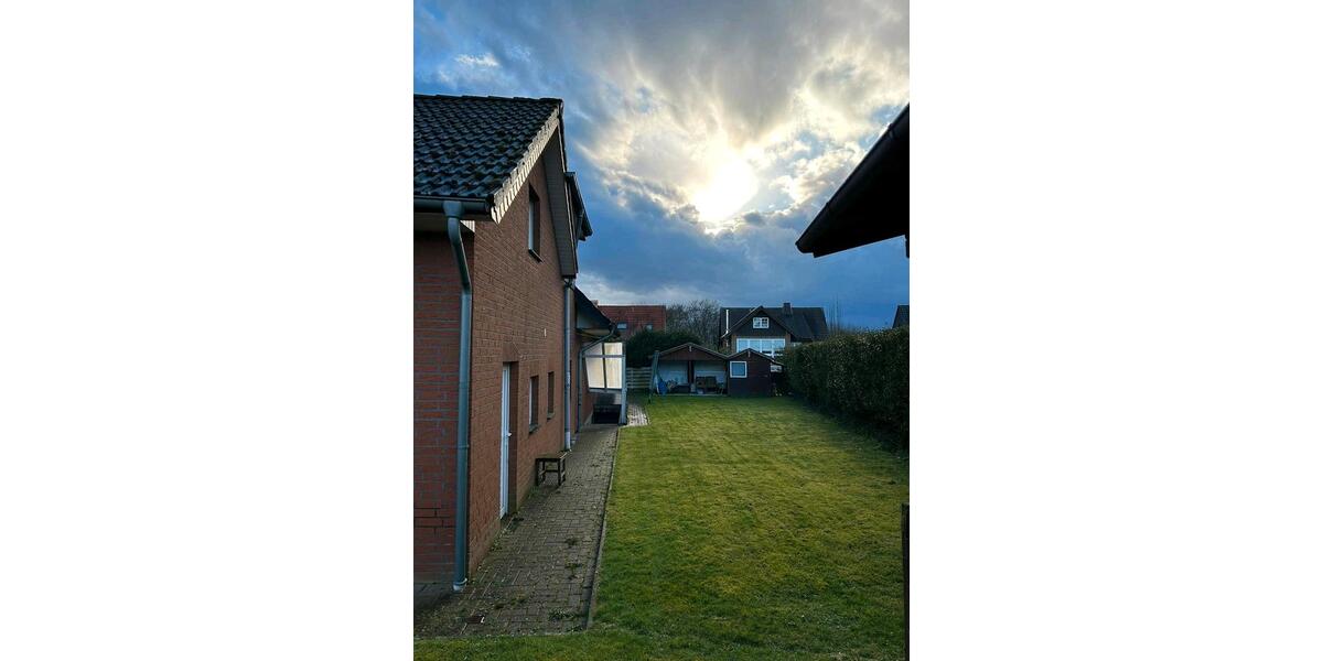 Haus mit Einliegerwohnung und Doppelgarage 8 zimmer