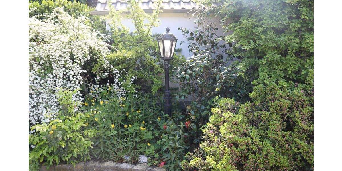 Einfamilienhaus Bad Salzuflen Innenstadt - 3 Zimmer, 135 m&sup2;, 1.390&euro; | Angebot:25782938