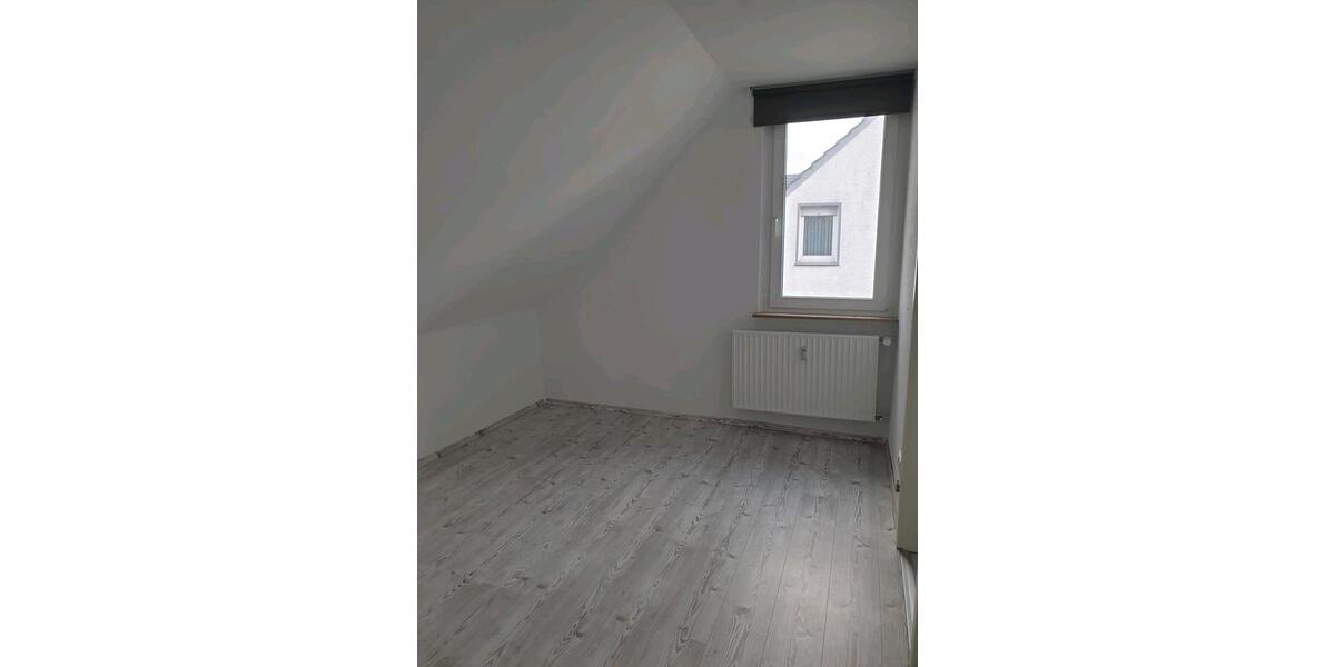 Dachgeschoßwohnung Bielefeld Jöllenbeck - 3 Zimmer, 60 m&sup2;, 630&euro; | Angebot:25612859