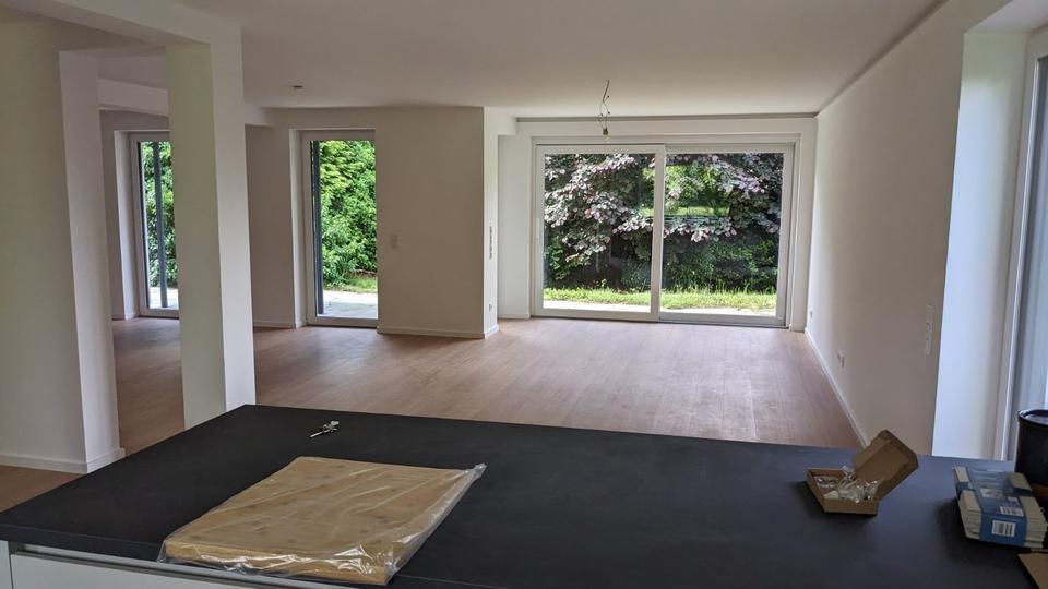 Freistehendes luxuriöses Einfamilienhaus am Waldrand in Halle (W) 4.5 zimmer