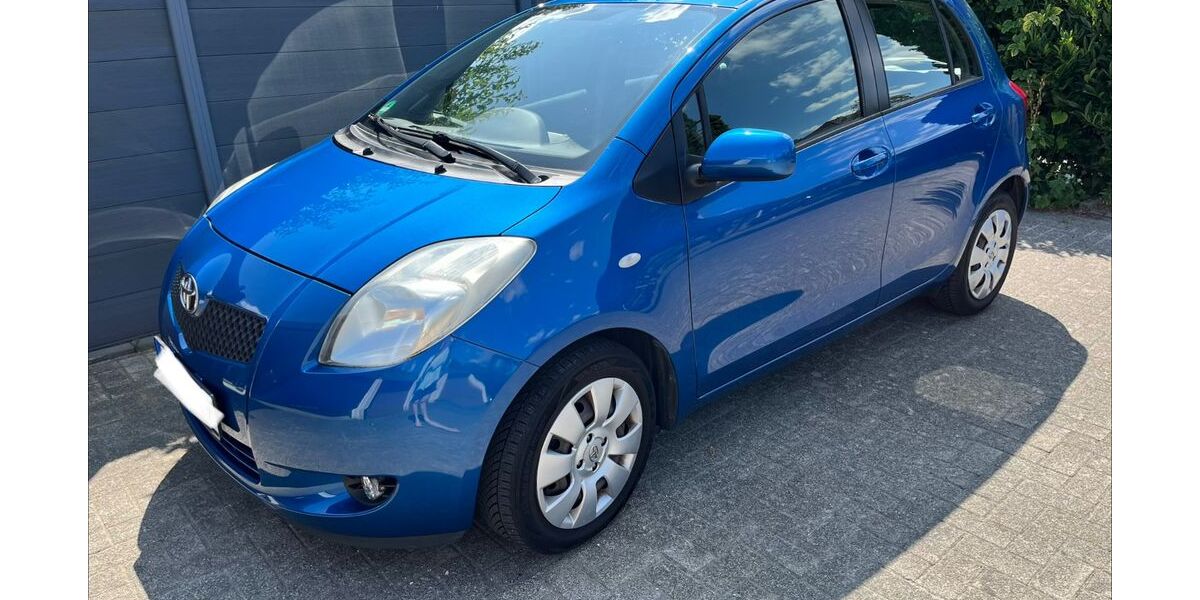Toyota Yaris 115.000 km 3.100 &euro; Gütersloh 33330
