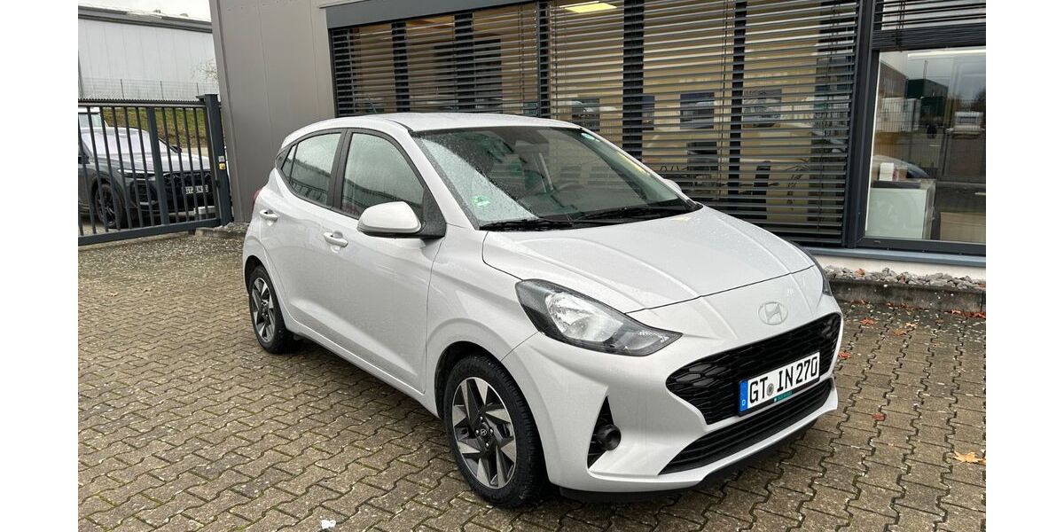 Hyundai i10 7.945 km 17.980 &euro; Schloß Holte-Stukenbrock 33758