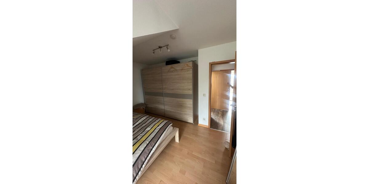Dachgeschoßwohnung Halle - 2 Zimmer, 61 m&sup2;, 321&euro; | Angebot:26416906
