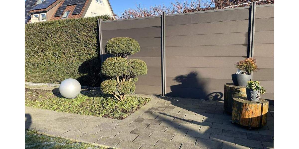 Geschmackvoll teilsanierte DHH mit schönem Garten und Doppelgarage 4 zimmer