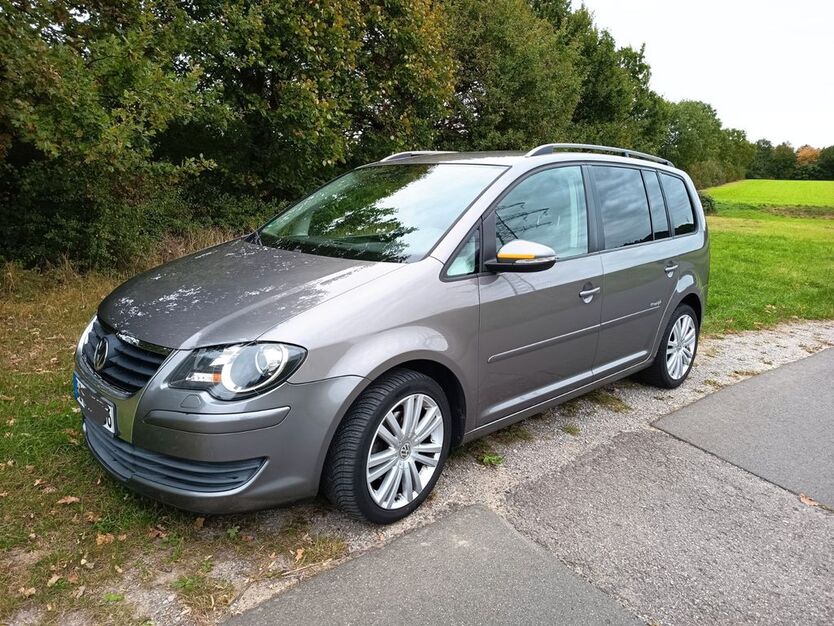 VW Touran 252.000 km 5.000 € Bielefeld 33699
