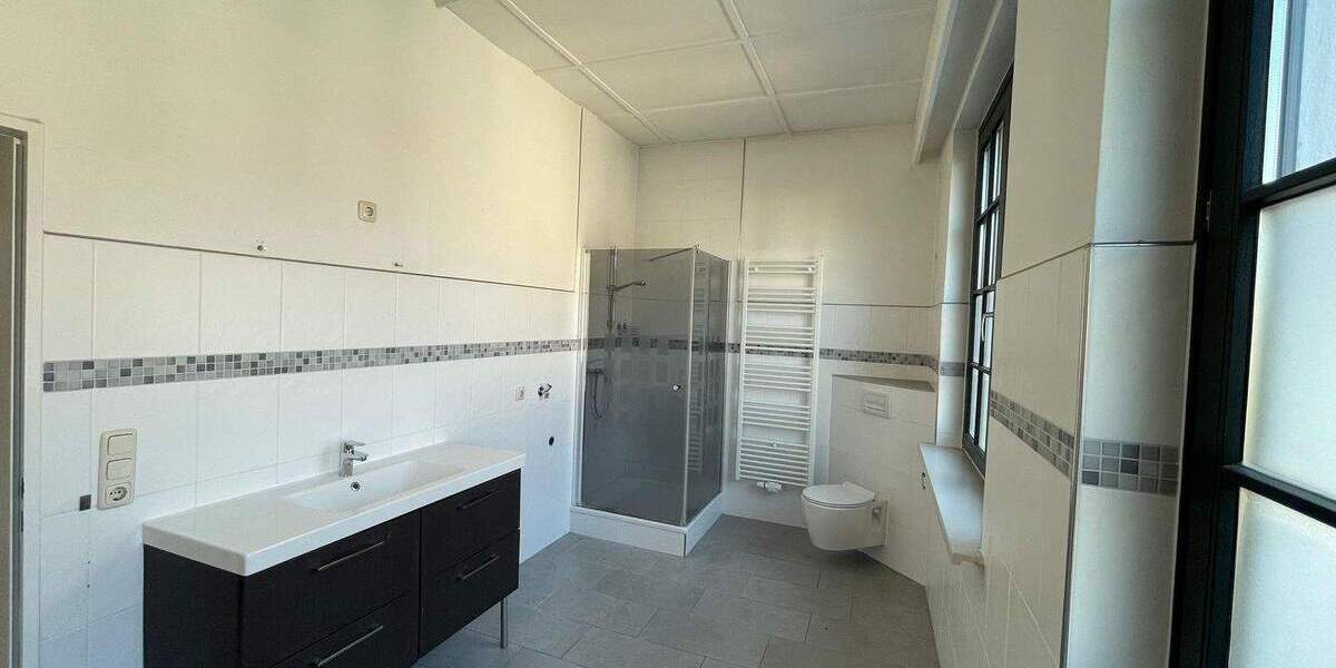 Etagenwohnung Bünde - 2 Zimmer, 85 m&sup2;, 655&euro; | Angebot:24825520