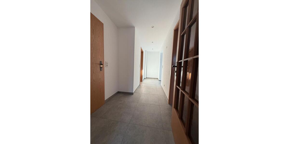 Etagenwohnung Detmold Hiddesen - 3.5 Zimmer, 82 m&sup2;, 900&euro; | Angebot:25635881