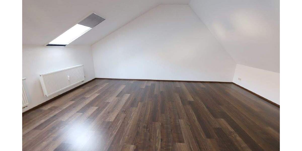 Etagenwohnung Lage - 5 Zimmer, 155 m&sup2;, 228.500&euro; | Angebot:25689539