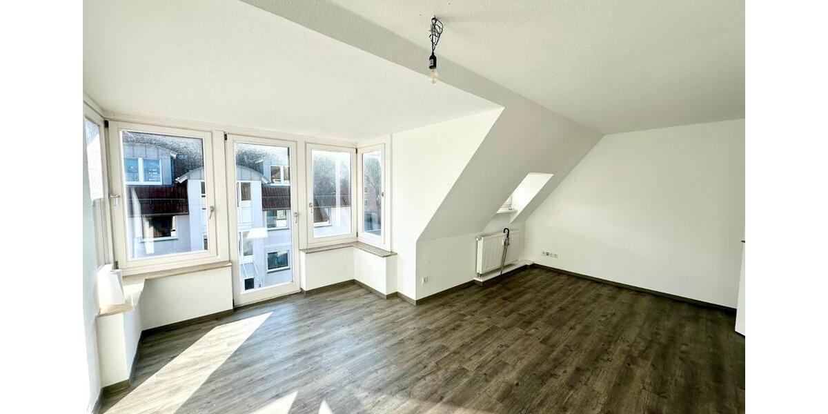 Dachgeschoßwohnung Detmold - 4 Zimmer, 75 m&sup2;, 580&euro; | Angebot:25430655