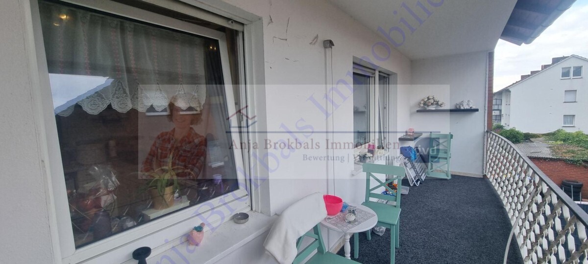 Zweifamilienhaus mit ausgebautem DG und 3 mit Garagen in Harsewinkel, provisionsfrei für Käufer 11 zimmer