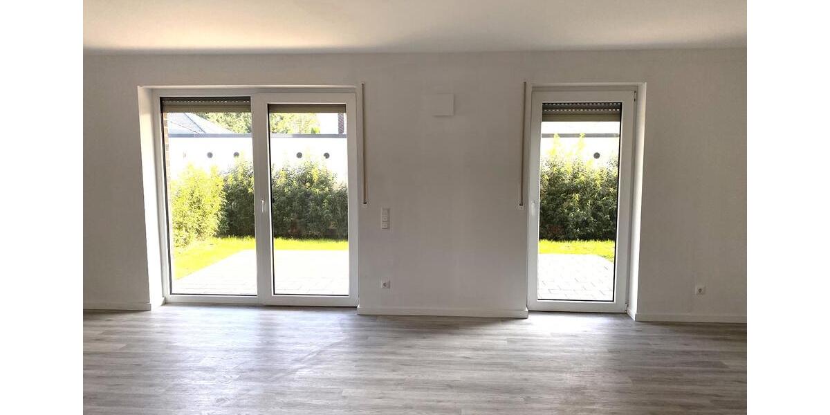 Erdgeschoßwohnung Hüllhorst - 4 Zimmer, 105 m&sup2;, 950&euro; | Angebot:25753640
