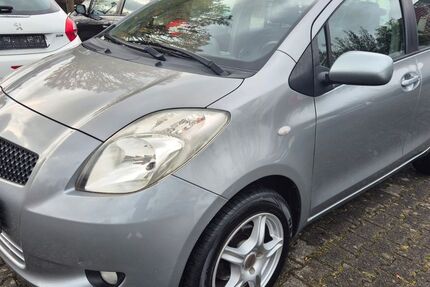 Toyota Yaris 79.000 km 4.990 € Detmold 32756