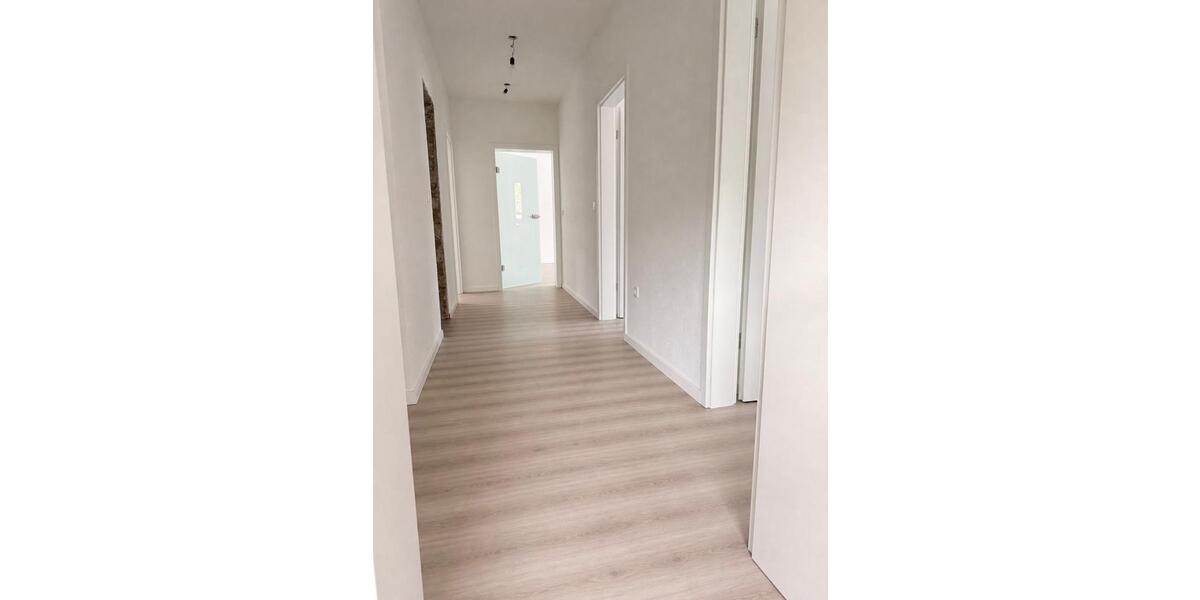 Erdgeschoßwohnung Hüllhorst - 4 Zimmer, 110 m&sup2;, 800&euro; | Angebot:26414520