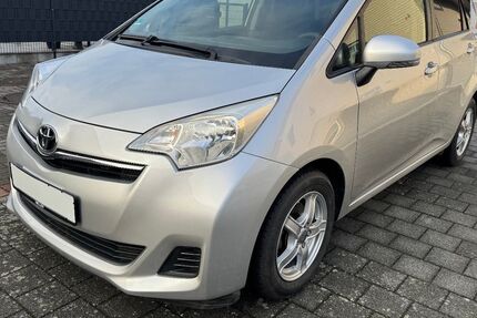 Toyota Verso-S 130.500 km 6.500 &euro; Melle 49324