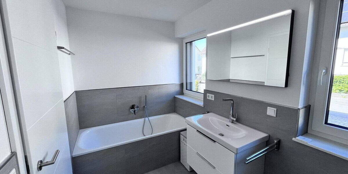 Etagenwohnung Detmold Hiddesen - 3 Zimmer, 97 m&sup2;, 1.290&euro; | Angebot:26741019