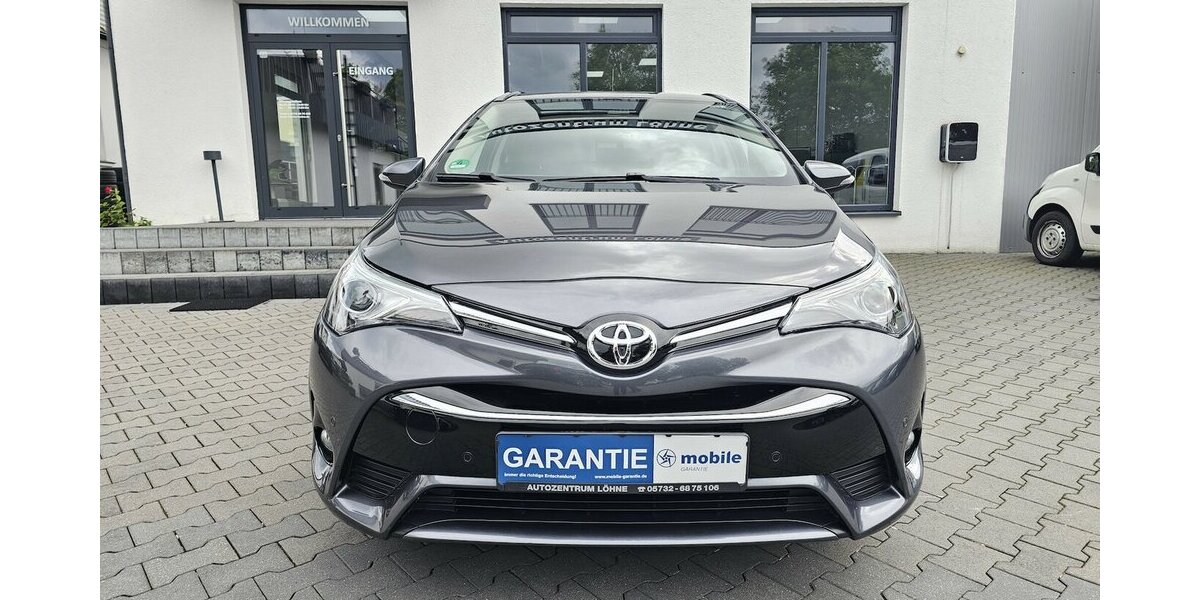 Toyota Avensis 1.8 VVT-i Edition-S NAVI RFK AUS 1.HAND 56.350 km 19.990 &euro; Löhne 32584