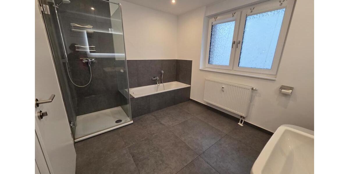 Maisonettenwohnung Leopoldshöhe - 5 Zimmer, 180 m&sup2;, 1.500&euro; | Angebot:25858711