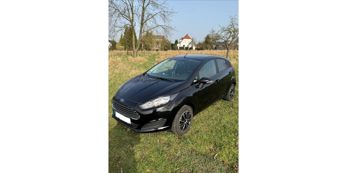 Ford Fiesta 50.000 km 8.290 &euro; Löhne 32584