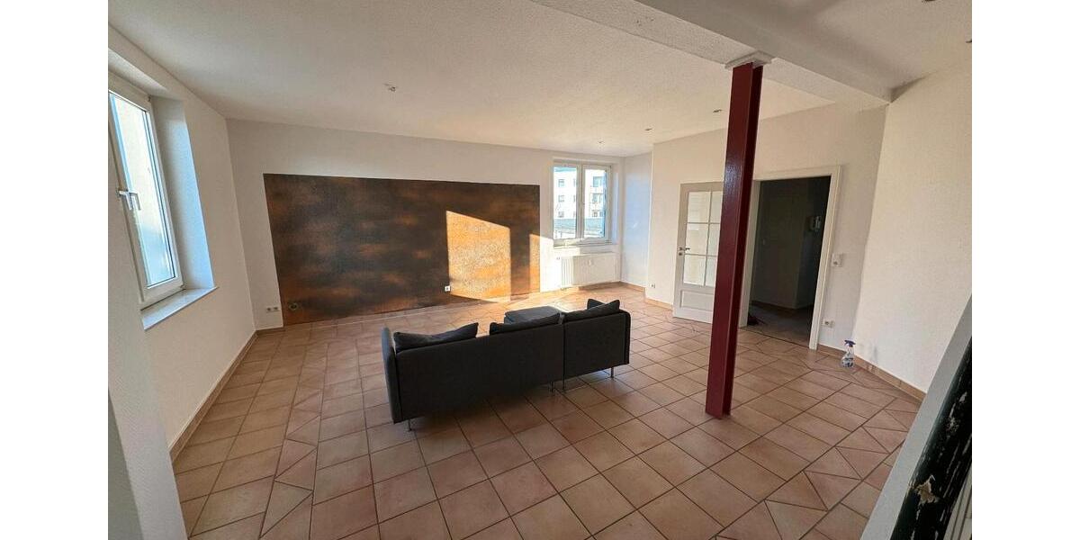 Etagenwohnung Halle - 4 Zimmer, 160 m&sup2;, 1.200&euro; | Angebot:25407439